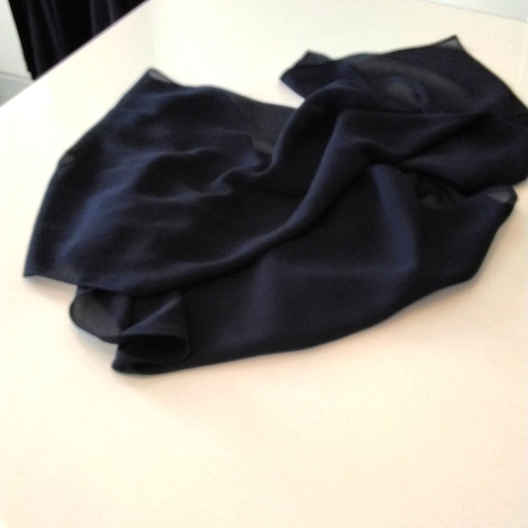 Ladies navy blue evening gown, size 14 - Picture 8 of 14